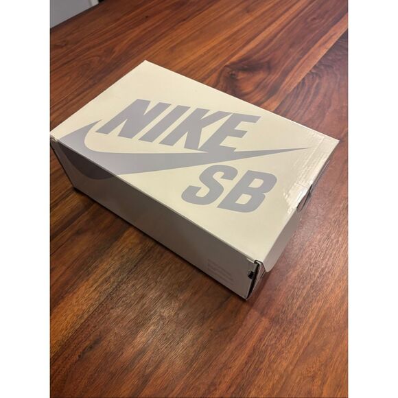 Nike Men's Black & Green SB Dunk Low There Skateboard Sneakers Size 8.5 NWOT - Picture 13 of 14